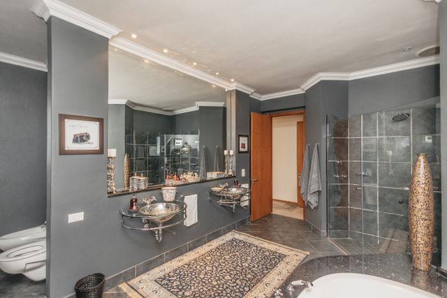 5 Bedroom Property for Sale in Aurora Western Cape